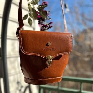 Vintage Brown Leather Crossbody | Moda Italia | Classic Saddle Style